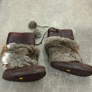Manitobah  fur leather boots